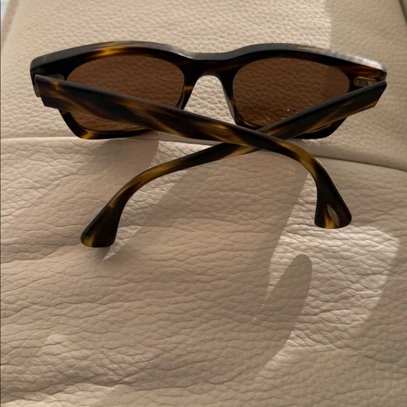 Oliver Peoples Ryce Tortoise Polarized Sunglasses display picture 3